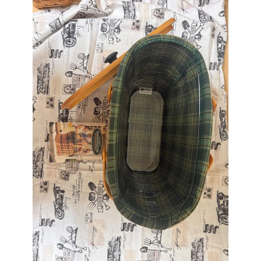 Longaberger Traditions Collection Fellowship Basket 1997 Edition Plaid Liner Lid
